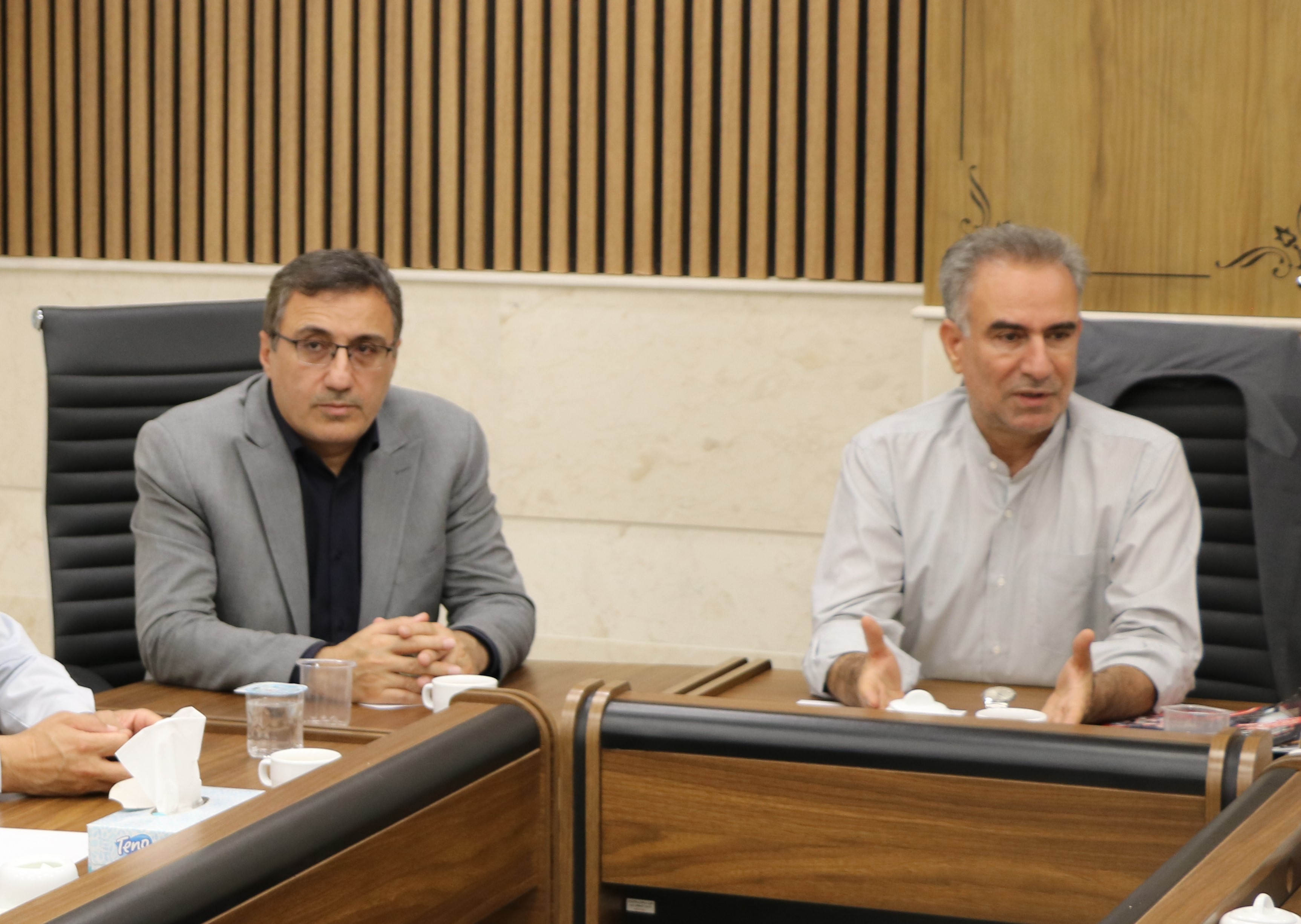 ديدار رئيس کانون سردفتران و دفترياران آذربايجان شرقي با معاون امور اسناد سازمان ثبت